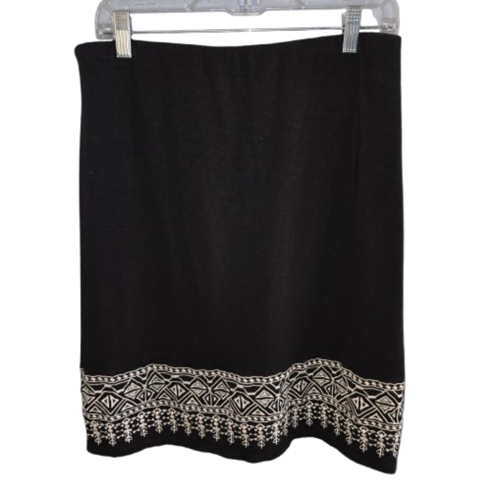 Talbots knit embroidered black and white skirt size M